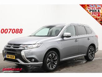 begagnad bil auto Mitsubishi Outlander 2.0 PHEV Executive Edition 4X4 Navi Clima Cruise Camera SHZ PDC AHK 2015/12