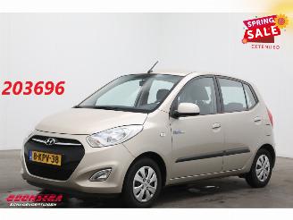 Damaged car Hyundai I-10 1.0 i-Drive Cool Airco Elek Ramen 73.054 km! 2013/6