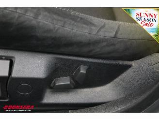 BMW 5-serie Touring 520i M-Sport BiXenon ACC HUD 360° SHZ PDC picture 14