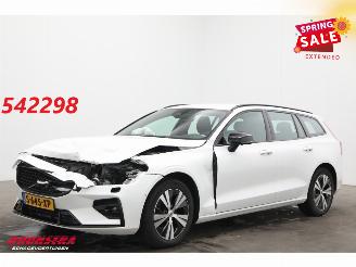 Schadeauto Volvo V-60 2.0 B3 Plus Dark LED ACC Leder H/K Camera SHZ AHK 2023/5