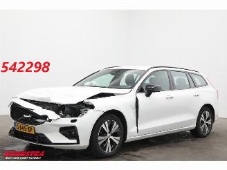 uszkodzony samochody osobowe Volvo V-60 2.0 B3 Plus Dark LED ACC Leder H/K Camera SHZ AHK 2023/5