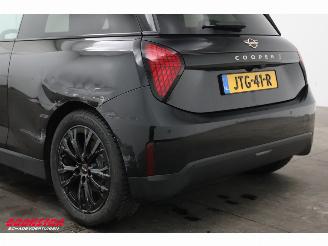 Mini Cooper SE Favoured M 54.2 kWh Pano LED ACC Leder Camera SHZ 2.035 km! picture 13