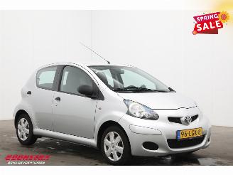 Toyota Aygo 1.0-12V Cool 5-DRS Airco picture 2