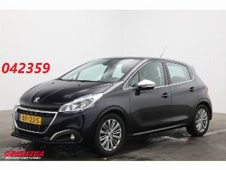Vrakbiler auto Peugeot 208 1.2 PT BlueLease Allure Navi Clima Cruise PDC Apple/Android 2019/5