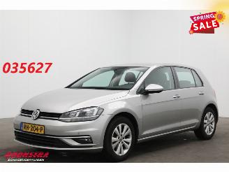 krockskadad bil auto Volkswagen Golf 1.0 TSI Comfortline ACC Clima PDC 2017/9