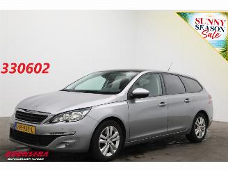 Schadeauto Peugeot 308 SW 1.6 BlueHDI Executive Pack Pano Navi Clima Cruise Camera PDC AHK 2015/12