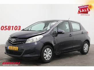 uszkodzony samochody osobowe Toyota Yaris 1.0 VVT-i Aspiration Airco Camera AHK 67.935 km! 2012/12