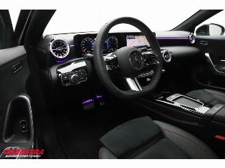 Mercedes A-klasse 250 e AMG Pano LED ACC Apple/Android Camera SHZ 2.435 km! picture 15