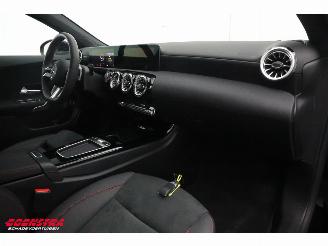 Mercedes A-klasse 250 e AMG Pano LED ACC Apple/Android Camera SHZ 2.435 km! picture 10