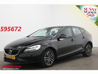 skadebil auto Volvo V-40 1.5 T2 Aut. Momentum LED Navi Clima Cruise SHZ PDC 2019/6