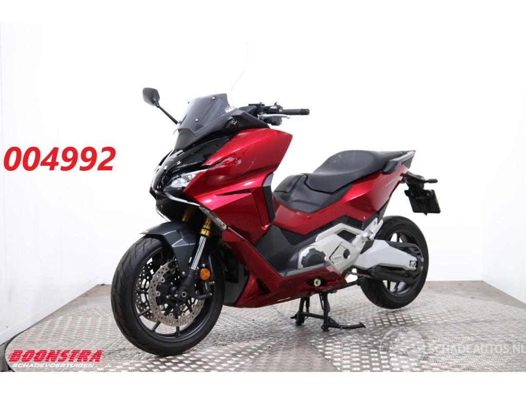 Honda Forza 750 ABS DCT 9.215 km!