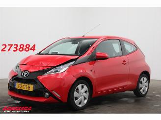 Toyota Aygo 1.0 VVT-i x-play Aut. Bluetooth Airco Cruise Camera picture 1