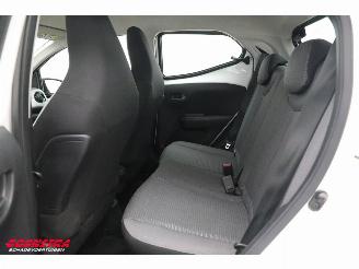 Toyota Aygo 1.0 VVT-i x-play Navi Airco Cruise Camera picture 15