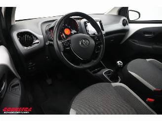 Toyota Aygo 1.0 VVT-i x-play Navi Airco Cruise Camera picture 16