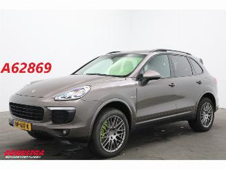 Coche accidentado Porsche Cayenne 3.0 S E-Hybrid Pano PDLS PASM Leder Cruise SHZ 2015/12