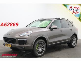 Schadeauto Porsche Cayenne 3.0 S E-Hybrid Pano PDLS PASM Leder Cruise SHZ 2015/12