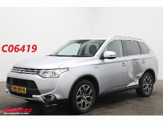 Unfallwagen Mitsubishi Outlander 2.0 PHEV Executive Edition X-Line Navi Clima Cruise Camera AHK 2015/10