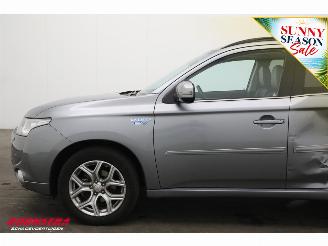Mitsubishi Outlander 2.0 PHEV Instyle+ 4X4 ACC Schuifdak Leder Camera SHZ 183.069 km! picture 5
