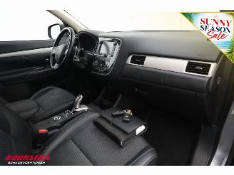 Mitsubishi Outlander 2.0 PHEV 4WD Executive Edition Navi Clima Cruise Camera AHK picture 12