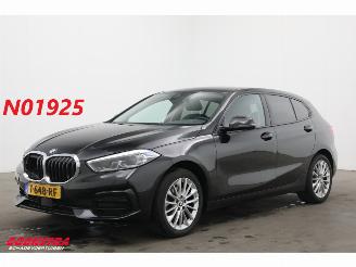 krockskadad bil auto BMW 1-serie 118i Aut. Sport Line Navi Camera Virtual SHZ LrHZ PDC 85.887 km! 2023/8