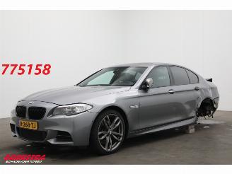 Voiture accidenté BMW 5-serie M550xd MOTOR=OK Schuifdak Leder Memory HUD Camera SHZ 2013/3