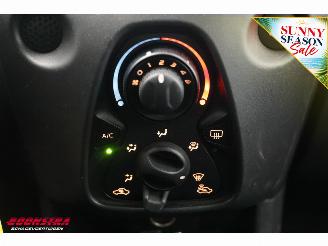 Toyota Aygo 1.0 VVT-i x-fun Airco Bluetooth 38.601 km! picture 21