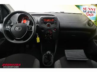 Toyota Aygo 1.0 VVT-i x-fun Airco Bluetooth 38.601 km! picture 12