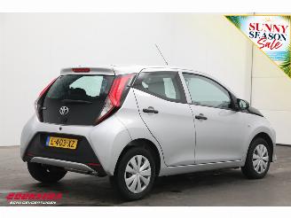 Toyota Aygo 1.0 VVT-i x-fun Airco Bluetooth 38.601 km! picture 3