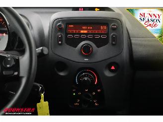Toyota Aygo 1.0 VVT-i x-fun Airco Bluetooth 38.601 km! picture 13