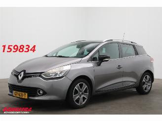 krockskadad bil auto Renault Clio Estate 1.5 dCi ECO Night&Day Navi Airco Cruise PDC AHK 2015/8