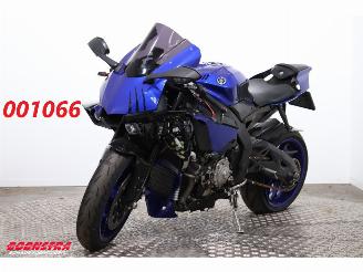 skadebil auto Yamaha Cayenne R1 ABS LED Arrow 2015/1