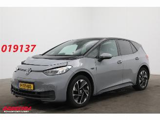Vaurioauto  passenger cars Volkswagen ID.3 Life 58 kWh ACC Navi Clima Virtual SHZ LrHZ PDC 2020/12