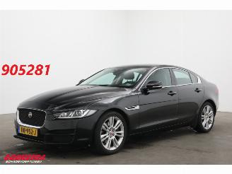 Voiture accidenté Jaguar XE 2.0 AUT Portfolio Clima Navi Cruise Leder SHZ PDC 2015/6