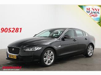 Schadeauto Jaguar XE 2.0 AUT Portfolio Clima Navi Cruise Leder SHZ PDC 2015/6