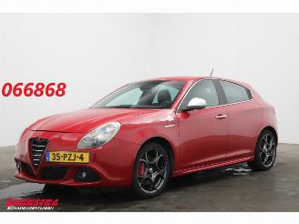 Vaurioauto  passenger cars Alfa Romeo Giulietta 1.7 TBi Quadrifoglio Verde Navi Clima Cruise AHK 2011/4
