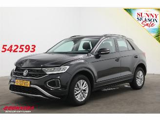 Voiture accidenté Volkswagen T-Roc 1.0 TSI Life ACC Virtual Apple/Android PDC 2023/2