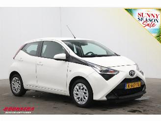 Toyota Aygo 1.0 VVT-i x-play 5-drs Airco Cruise Camera Bluetooth picture 2