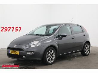 Damaged car Fiat Punto Evo 0.9 TwinAir Lounge Navi Cruise Clima PDC 2017/2