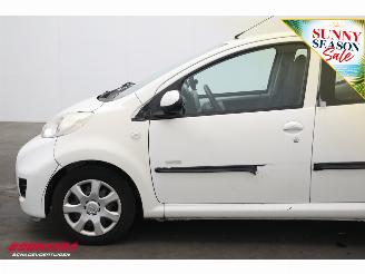 Peugeot 107 1.0-12V AUT Millesim 200 5-drs Cruise Airco 51.588 km! picture 6