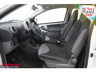 Peugeot 107 1.0-12V XR 3-drs picture 8