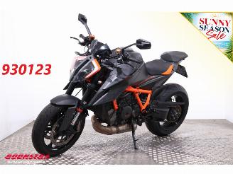 Coche accidentado KTM  1290 SuperDuke R ABS Heizgriffe Launch Control Quickshift 16.524 km! 2021/6