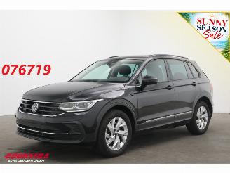 Schadeauto Volkswagen Tiguan 2.0 TSI DSG 4Motion Pano Schuif/kantel ACC Clima Navi SHZ Apple/Android Camera PDC 2023/7