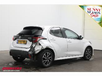 Toyota Yaris 1.5 Hybrid Dynamic ACC Clima SHZ Camera PDC picture 3