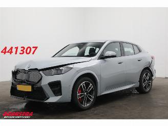 uszkodzony samochody osobowe BMW iX2 eDrive20 67 kWh M Sport Edition ACC Navi Clima Leder SHZ Virtual Apple/Android Camera PDC 2025/8