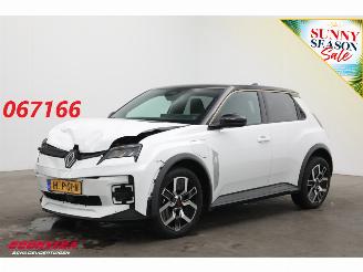 Schadeauto Renault 5 Urban range techno 40 kWh ACC Clima Apple/Android Camera PDC 2025/6