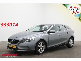 Schadeauto Volvo V-40 2.0 T2 Nordic+ Cruise Clima Navi Bluetooth SHZ PDC 2016/2