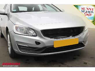 Volvo V-60 2.4 D6 AWD Plug-In Hybrid Summum H/K Cruise Navi Clima Leder PDC picture 5