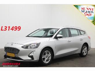 krockskadad bil auto Ford Focus 1.0 EcoBoost Hybrid Trend Edition Business Navi Clima Cruise Camera PDC 2020/9