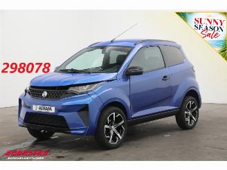 krockskadad bil brommobiel Aixam  e Coupé Sport Leder Apple/Android Camera 2025/8