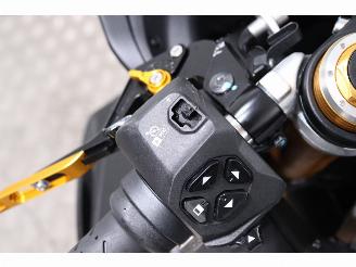 Aprilia RSV4 1100 Factory ABS LED Cruise Quickshift LapTimer 4.235 km! picture 19